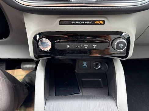Certified 2023 Ford Escape Platinum AWD/4WD image 25