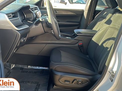 Used 2024 Jeep Grand Cherokee L Laredo w/ Luxury Tech Group I image 13