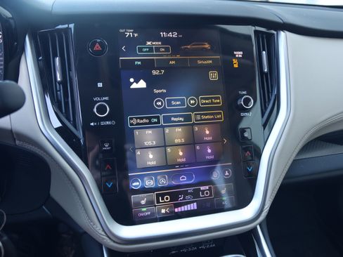 Used 2025 Subaru Outback Premium image 22