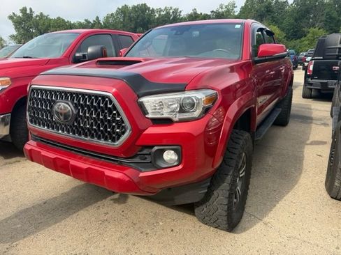Used 2018 Toyota Tacoma TRD Sport AWD/4WD image 1