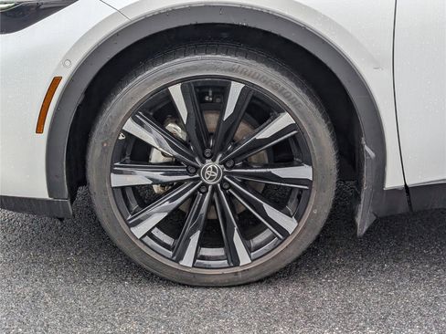 Used 2023 Toyota Crown Platinum image 11