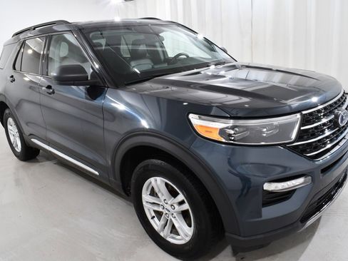 Used 2023 Ford Explorer XLT w/ Equipment Group 202A image 5