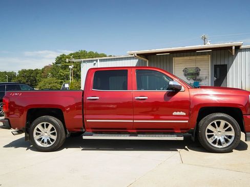 Used 2018 Chevrolet Silverado 1500 High Country AWD/4WD image 3