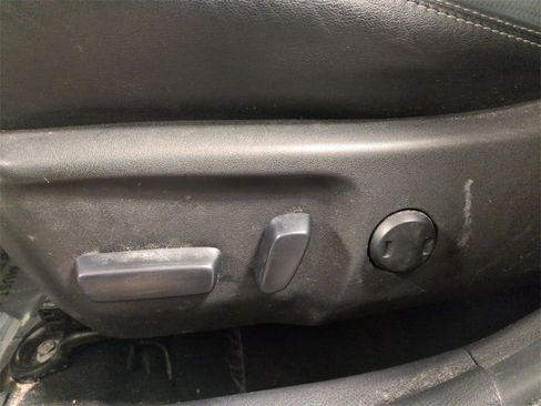 Used 2013 Toyota Camry SE image 13