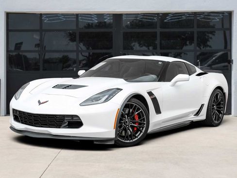 Used 2017 Chevrolet Corvette Z06 RWD image 1