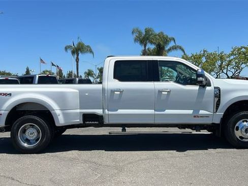 New 2026 Ford F350 Platinum w/ Platinum Plus Package AWD/4WD image 2