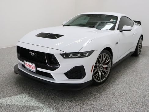 Used 2024 Ford Mustang GT Premium RWD image 2