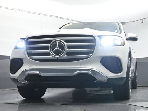 Certified 2026 Mercedes-Benz GLS 450 4MATIC image 37