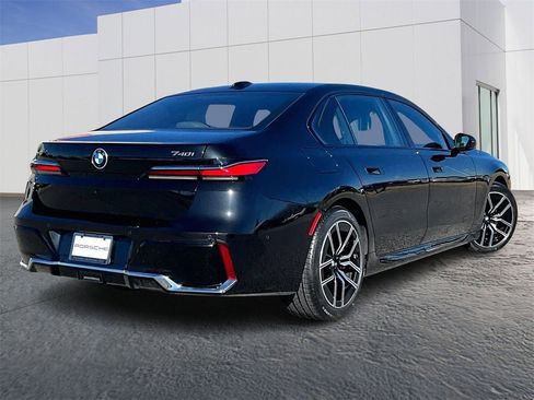 Used 2025 BMW 740i xDrive 740i xDrive image 7