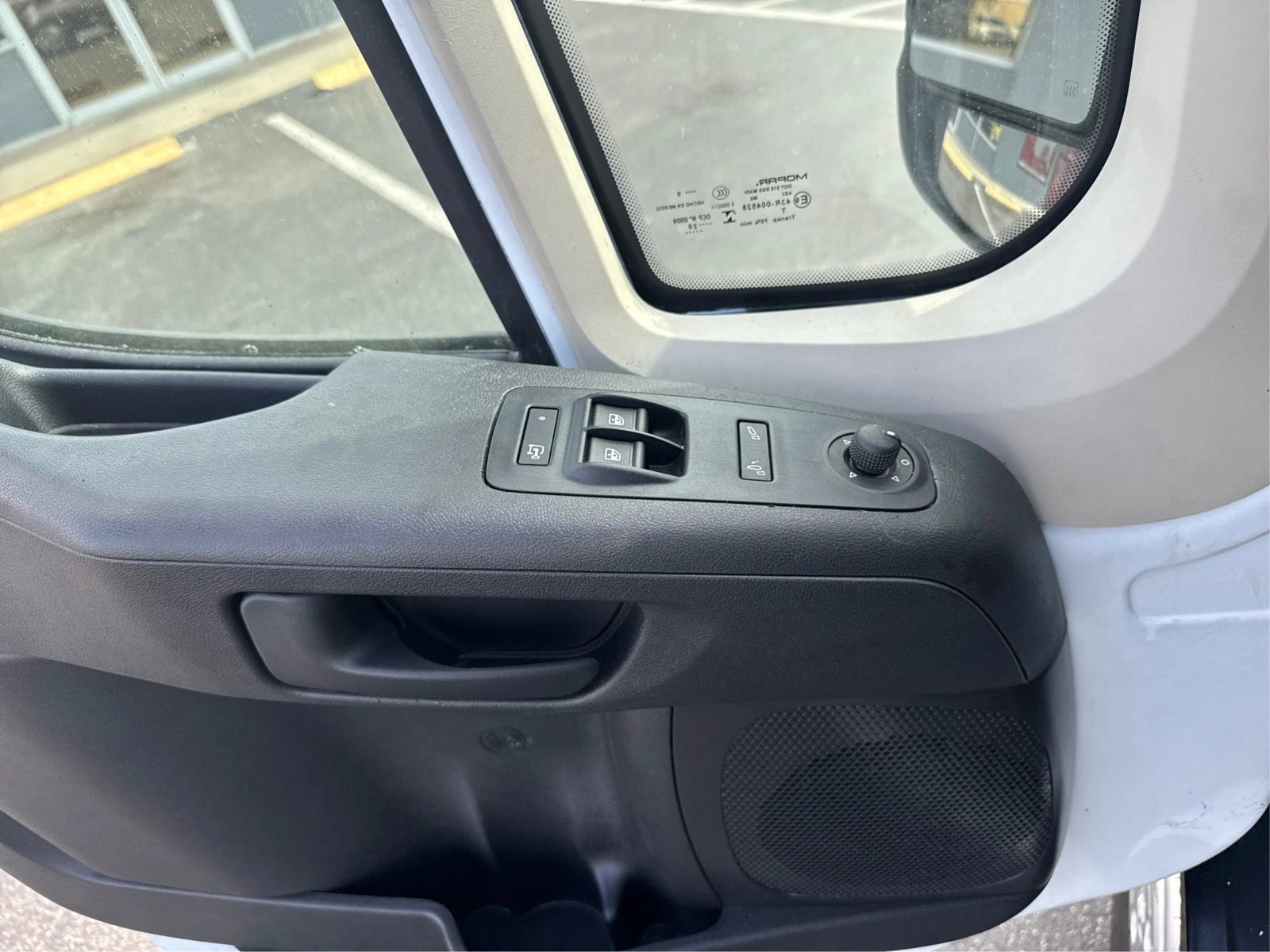 Used 2025 RAM ProMaster 3500 w/ Convenience Group FWD image 17