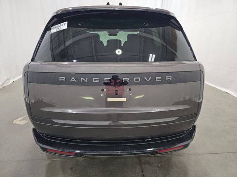 Used 2025 Land Rover Range Rover SE AWD/4WD image 7