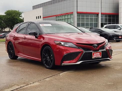 Used 2023 Toyota Camry XSE w/ Navigation Package FWD image 2
