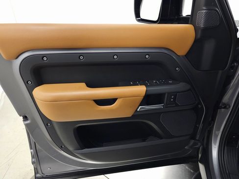 Used 2022 Land Rover Defender 110 X image 13