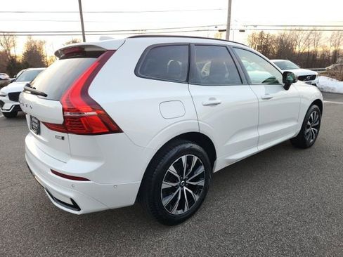 Certified 2025 Volvo XC60 B5 Plus image 4