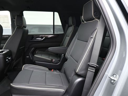 New 2026 GMC Yukon Elevation image 25