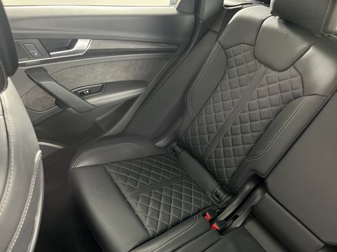 Used 2018 Audi SQ5 Premium Plus w/ Navigation Package image 22
