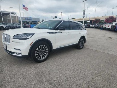 Used 2020 Lincoln Aviator Reserve w/ Elements Package Plus AWD/4WD image 2