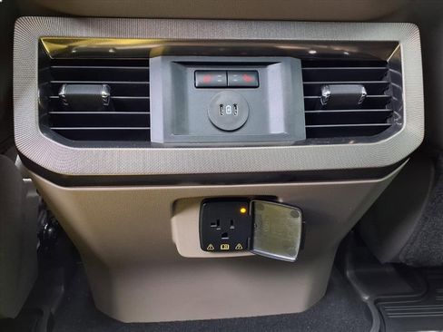 Used 2025 Ford F450 Platinum w/ Platinum Plus Package image 36