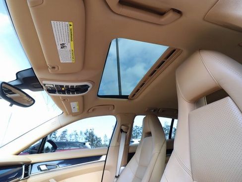 Used 2012 Porsche Panamera 4 image 11