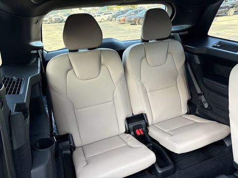 New 2026 Volvo XC90 T8 Plus w/ Protection Package Premier image 18
