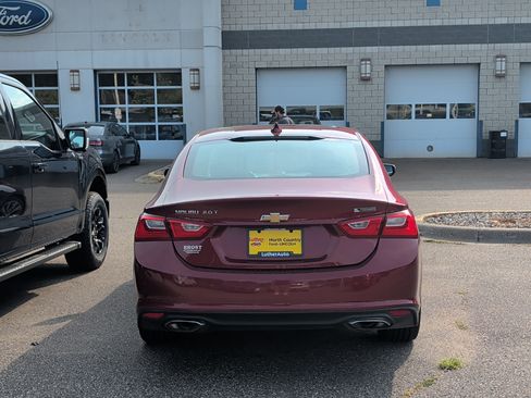 Used 2018 Chevrolet Malibu Premier w/ Premier Sun and Wheel Package FWD image 5