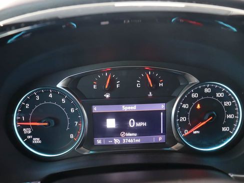 Used 2023 Chevrolet Traverse RS w/ LPO, Cargo Package FWD image 10