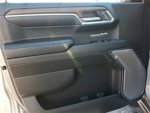 Used 2024 Chevrolet Silverado 1500 High Country w/ High Country Premium Package image 13