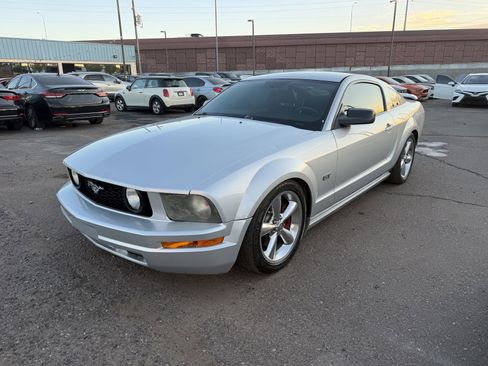 Used 2006 Ford Mustang GT RWD image 1