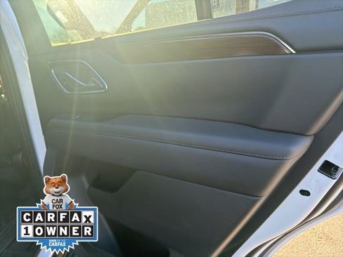 Used 2024 GMC Yukon SLE w/ Gmc Pro Safety Plus Package image 14