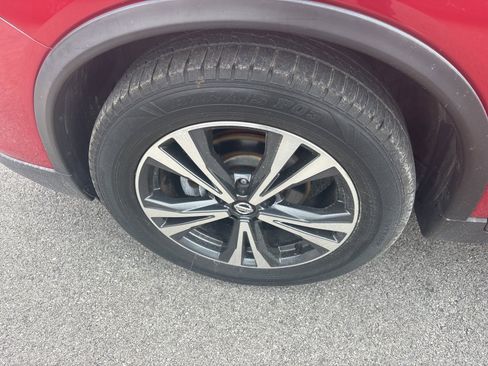 Used 2017 Nissan Rogue SL FWD image 9
