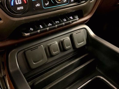 Used 2016 Chevrolet Silverado 2500 High Country w/ Duramax Plus Package AWD/4WD image 18