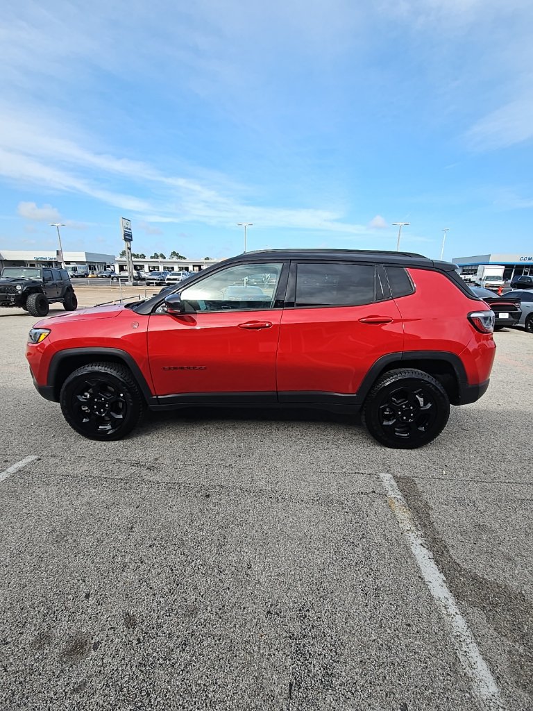 Used 2024 Jeep Compass Trailhawk AWD/4WD image 4