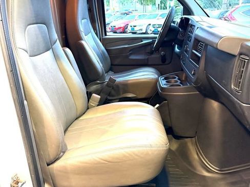Used 2013 Chevrolet Express 2500 RWD image 10