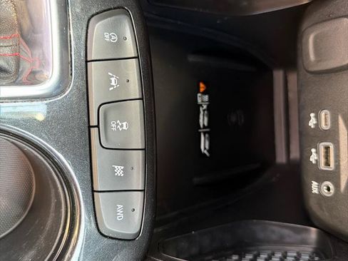 Used 2021 Chevrolet TrailBlazer RS w/ Sun and Liftgate Package AWD/4WD image 23