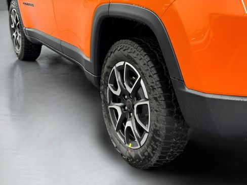 New 2026 Jeep Compass Trailhawk w/ Sun, Sound & Navigation Group AWD/4WD image 9