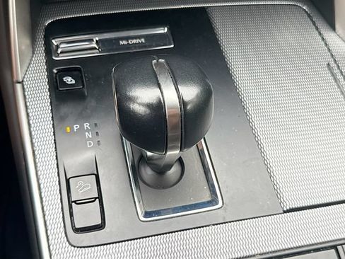 Certified 2024 MAZDA CX-90 Plug-In Hybrid w/ Preferred AWD/4WD image 18