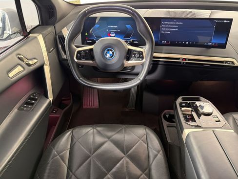 Used 2024 BMW iX xDrive50 w/ Premium Package AWD/4WD image 29