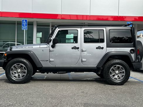 Used 2018 Jeep Wrangler Unlimited Rubicon w/ Connectivity Group AWD/4WD image 7