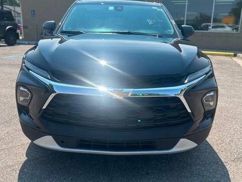 Used 2025 Chevrolet Blazer LT AWD/4WD image 2