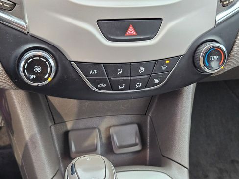 Used 2017 Chevrolet Cruze LS image 24