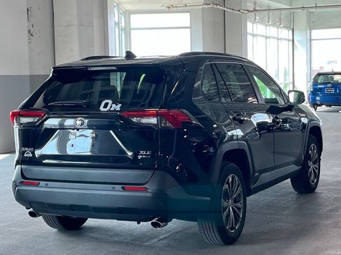 Used 2025 Toyota RAV4 XLE Premium w/ Weather Package AWD/4WD image 11