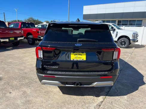 New 2026 Ford Explorer Platinum RWD image 4