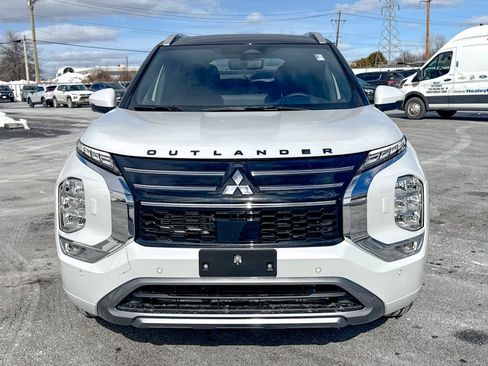 New 2026 Mitsubishi Outlander SEL image 2