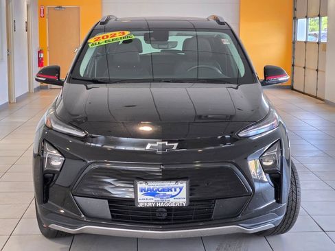 Certified 2023 Chevrolet Bolt EUV Premier w/ Sun & Sound Package FWD image 3