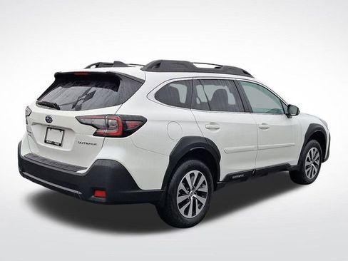 Certified 2025 Subaru Outback Premium image 7