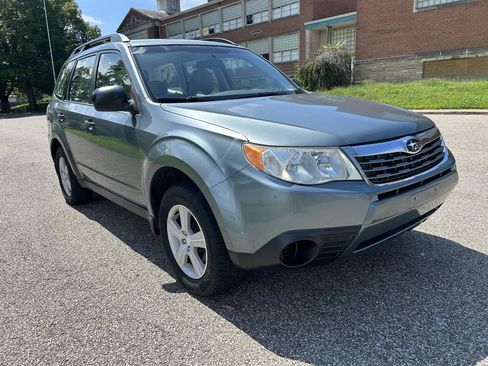 Used 2010 Subaru Forester 2.5X AWD/4WD image 6
