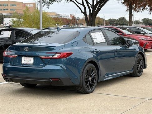 New 2026 Toyota Camry SE image 4