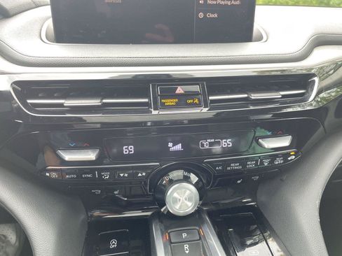 Used 2024 Acura MDX SH-AWD image 19