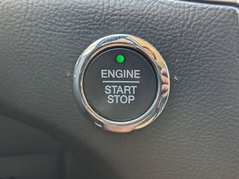 Used 2020 Ford Edge SEL w/ Convenience Package FWD image 18