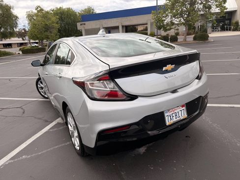 Used 2017 Chevrolet Volt Premier w/ Driver Confidence II Package FWD image 11
